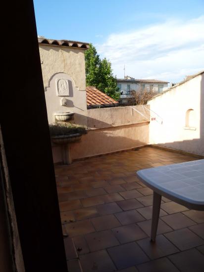 La terrasse - Vue sur les toits d'Avignon