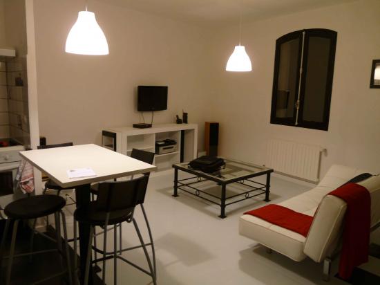 Vue sur le salon, de la cuisine